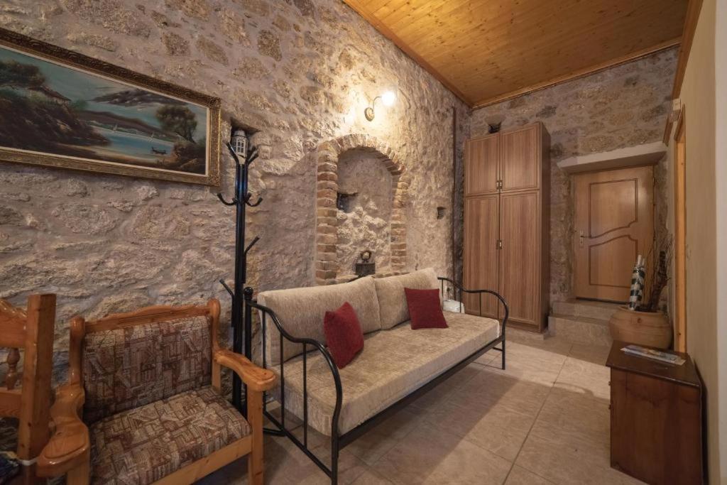Апартаменты Menecrates Rustic - San Matteo Agios Matthaios  Экстерьер фото